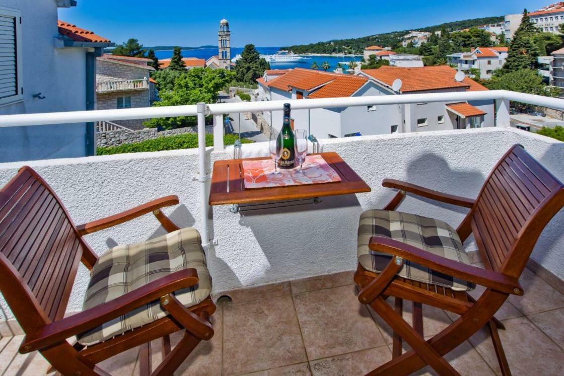 Apartments Jacky Хвар Екстериор снимка
