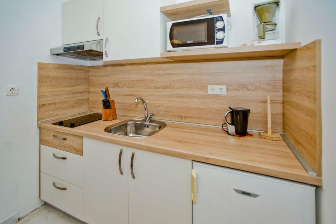 Apartments Jacky Хвар Екстериор снимка
